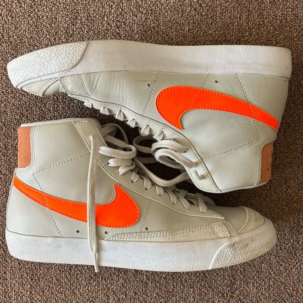 Nike Blazer '77 Mid Light Bone Orange W